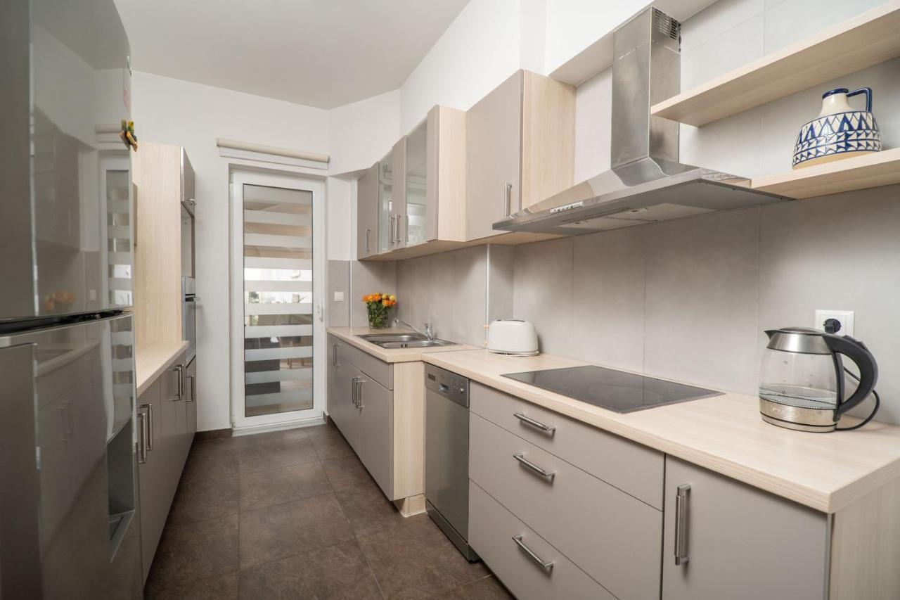City Beach Apartment La Canea Esterno foto